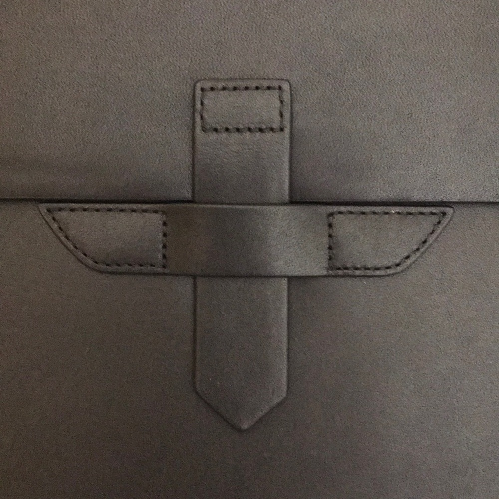 THEORY LEATHER IPOD CASE - Picture 4 of 7